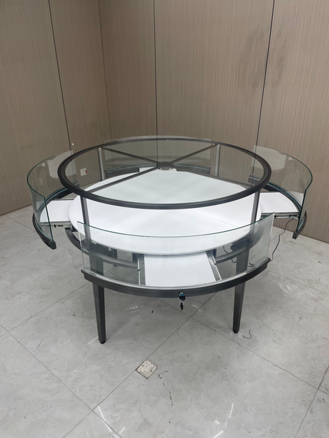 خزانة عرض مجوهرات بسيطة