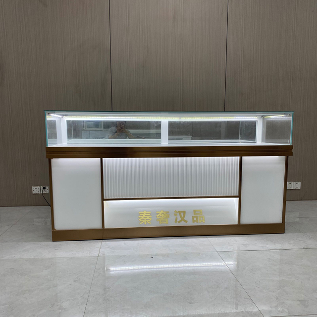 خزانة عرض المجوهرات مع التخزين