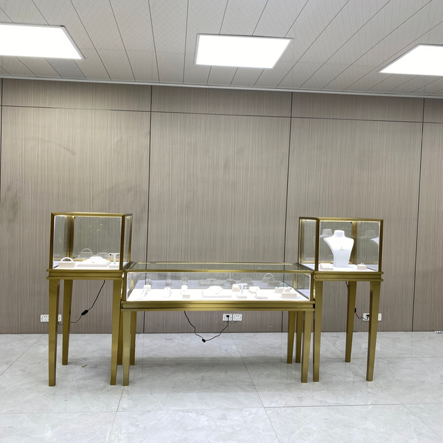 خزانة عرض المجوهرات الذهبية من التيتانيوم