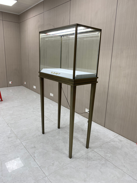 خزانة عرض المجوهرات البرونزية